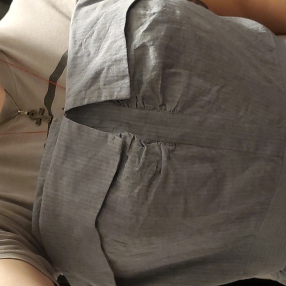 Sleeveless blouse - Picture 2 of 3